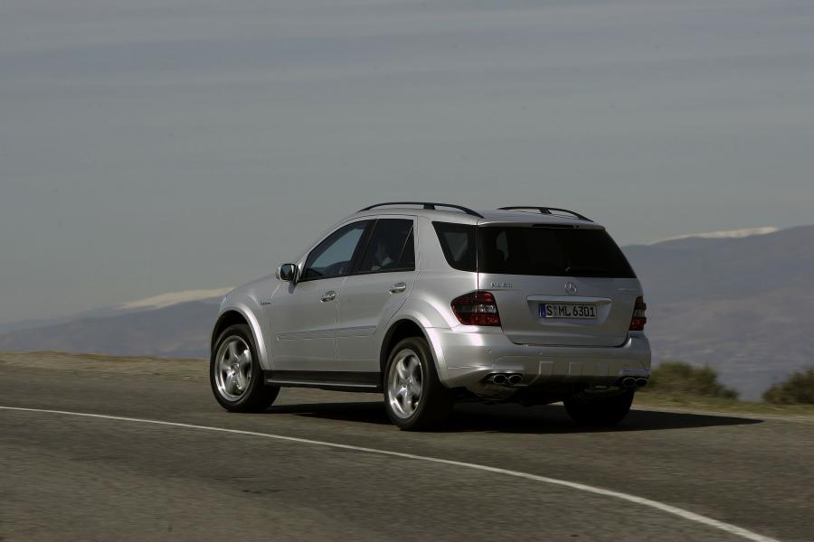  Mercedes-Benz ML63 AMG 2007 года  (фото 9 из 42)